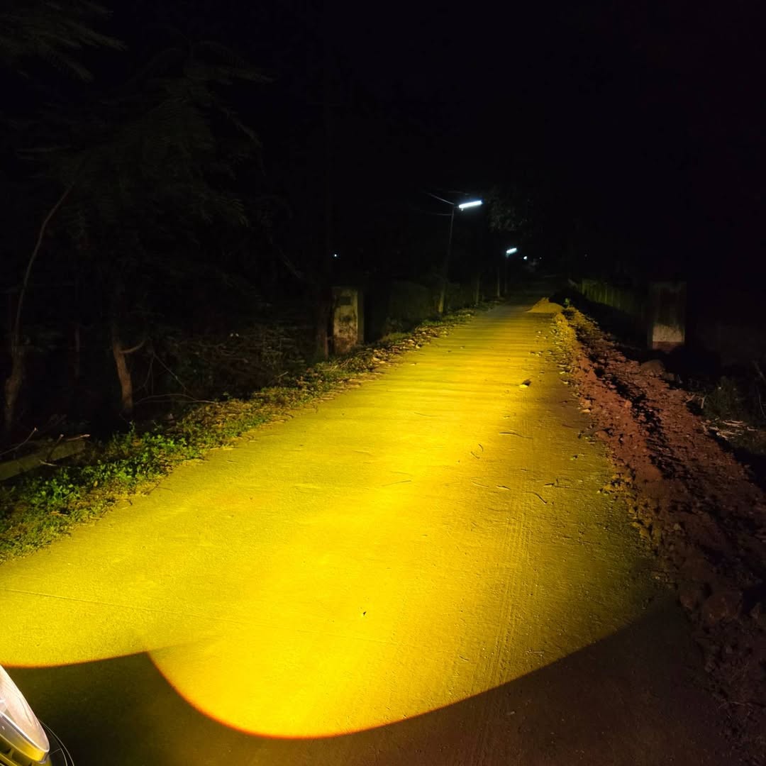 IPH M617 Tri Colour Projector 3 Inch