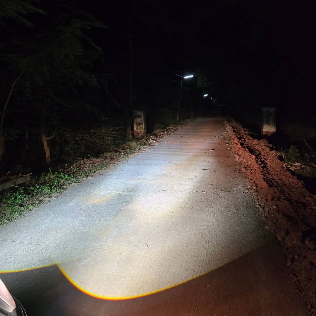 IPH M617 Tri Colour Projector 3 Inch